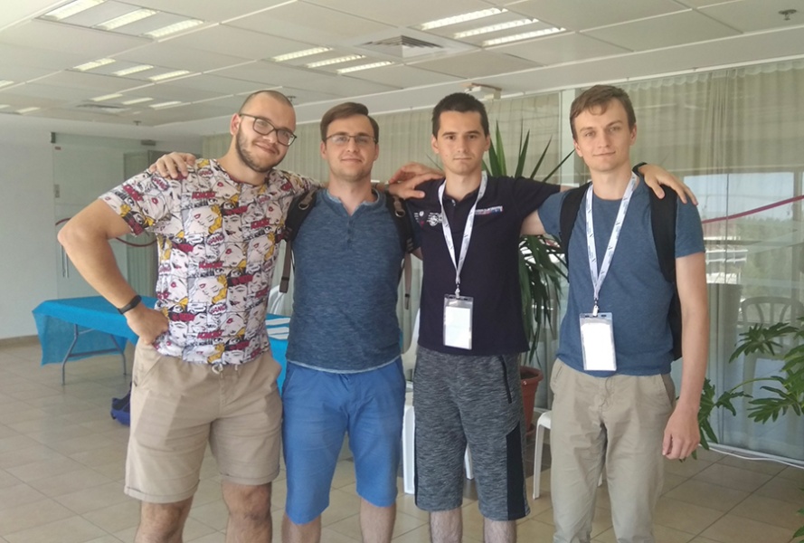 ������� ����� ����� 2-� ����� � ������������� ��������� �� ����������