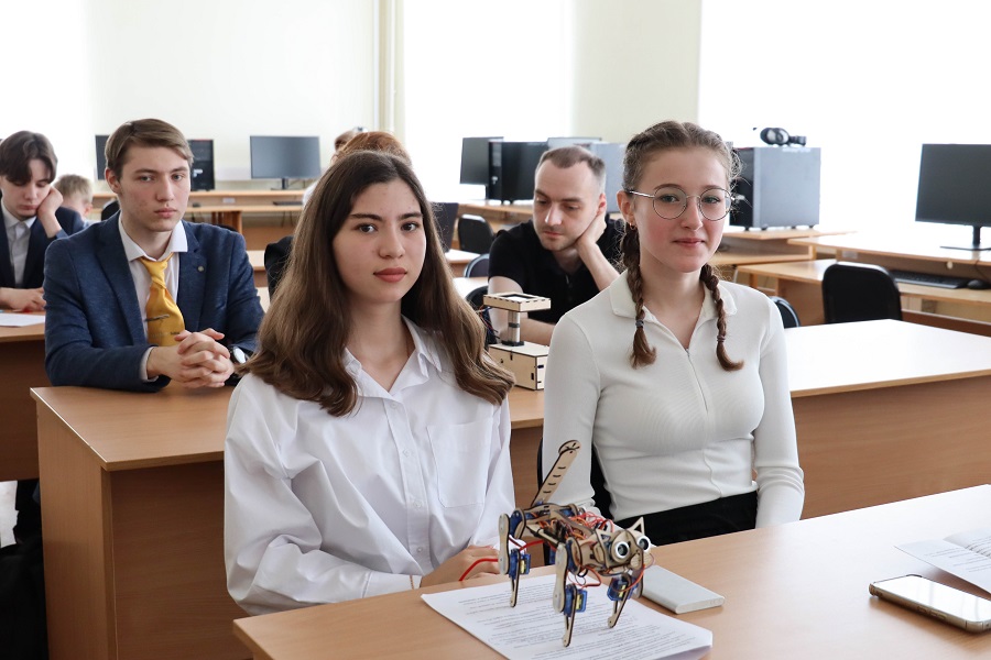 ����� 400 ���������� ����������� � ��� ������� ��������