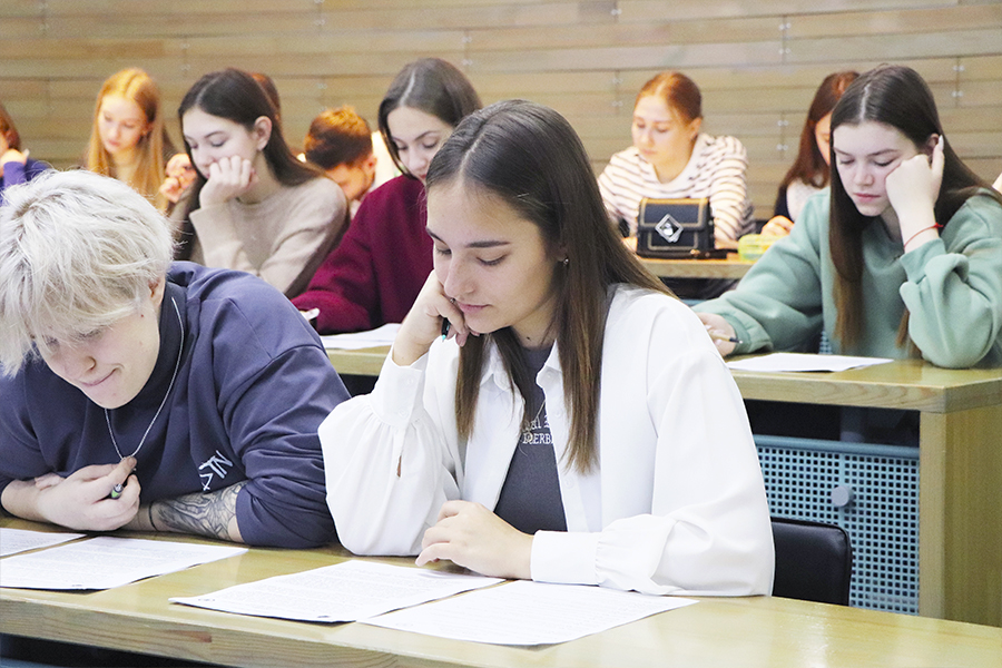 ������ �������� ��������� ������ �� ������� ����������  � ����������� ������������ 