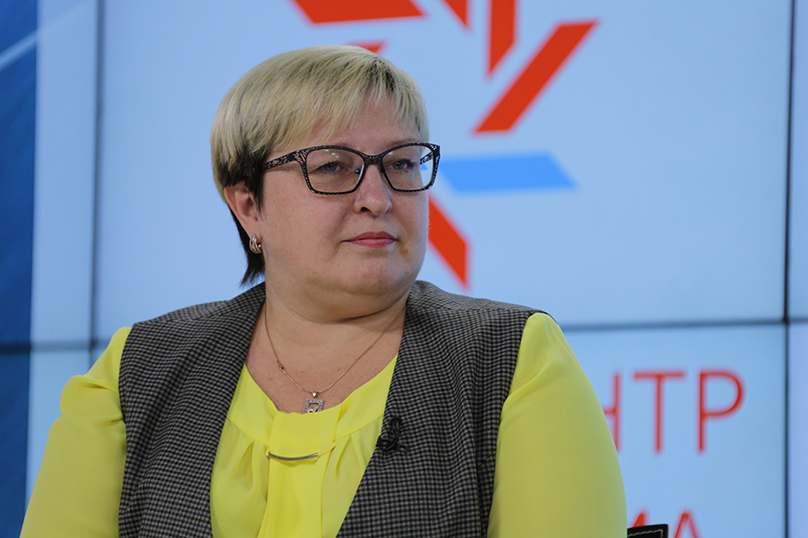 �� ��������� ����� � ����� ������ ��������� 2700 �������