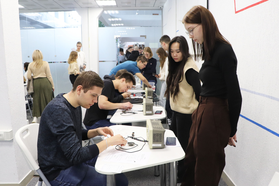 � ����������� ������������ ������ V ��������� ����������������