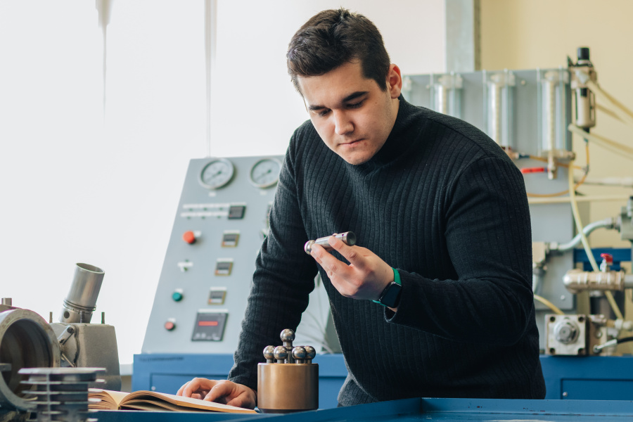 ����� �������� ����� ������� ���������� � ������������ � ������� �������������� ������ � ����������