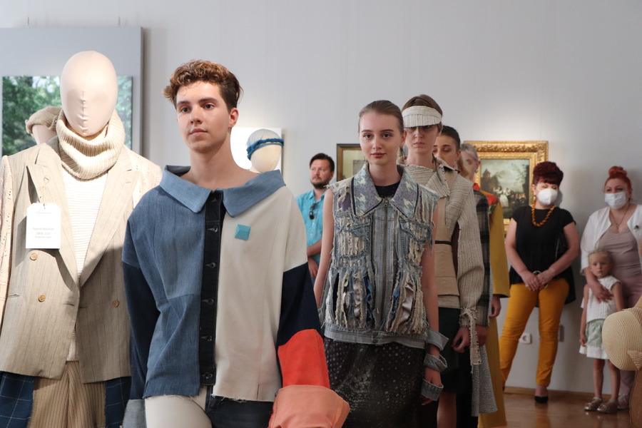 ������ ���-���������� ����������� ����� ���������� ������ � ������� ����������� � �����������