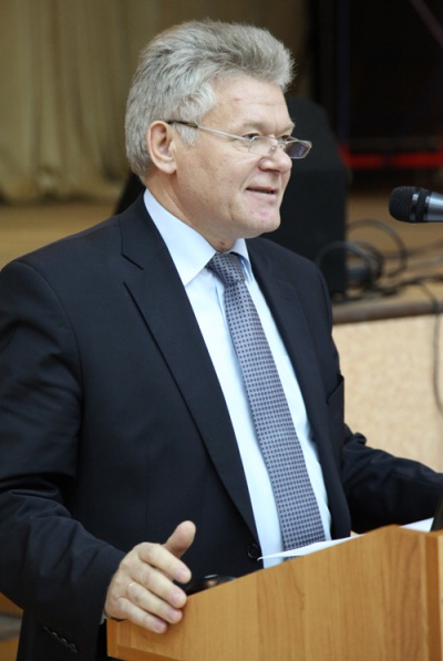 13 ������ � ����� ������ ������ VIII ������������� ������-����������� ����������� ��������� ������, ���������� � ������, ����������� 70-����� �����.