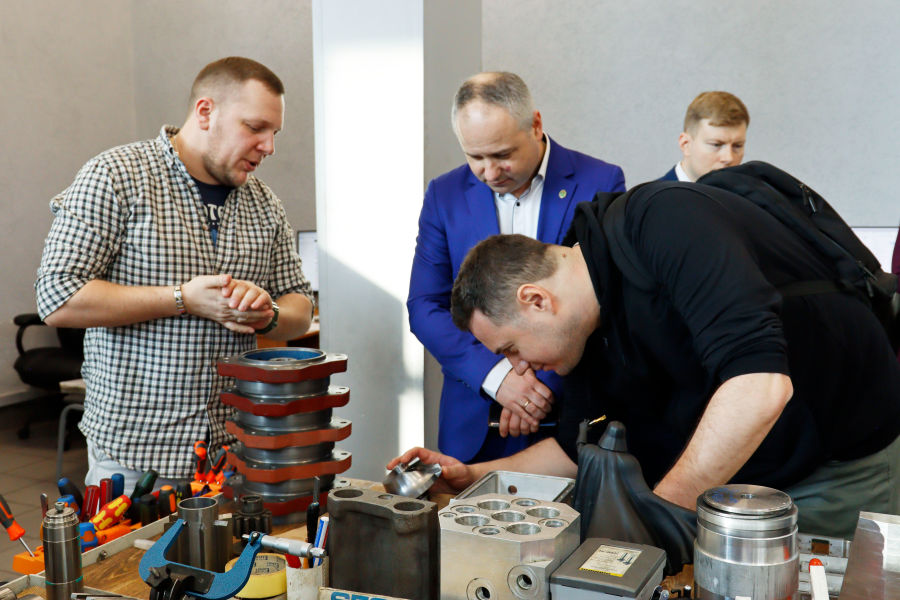 ������ ������� ��������� �������������� � ����������, ������������� ������������� ��������� ����������������