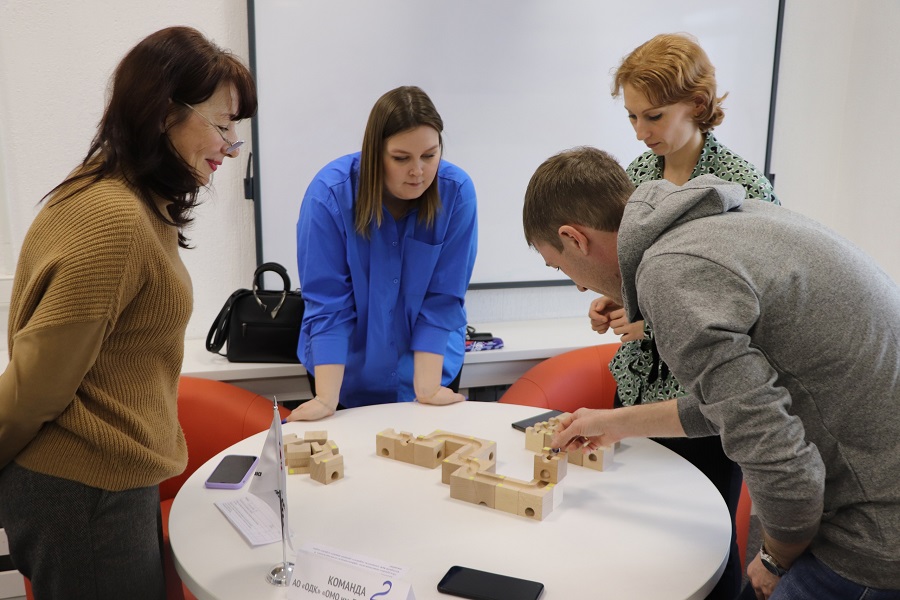 ��������� ������, ���������� ������ � ���������������� ����. � ������������ ������ ��������� ���������� ����� �Cuboro�